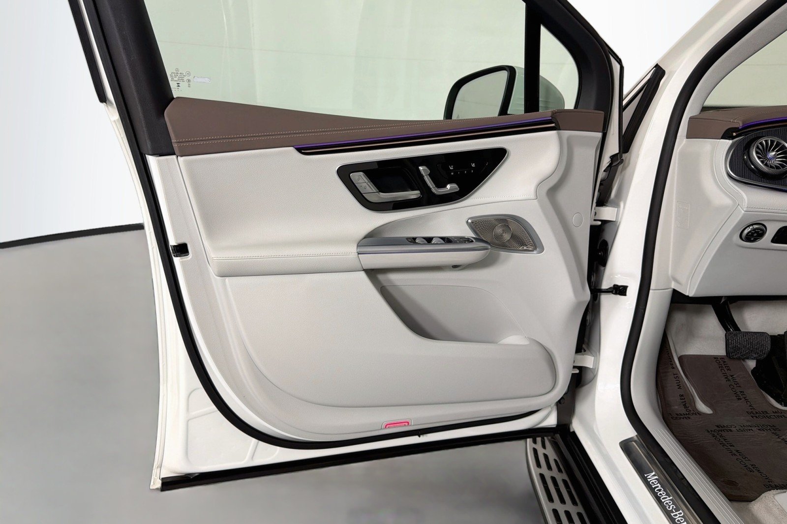 Certified Used 2023 MANUFAKTUR Diamond White Metallic Mercedes-Benz EQE 350 image 23