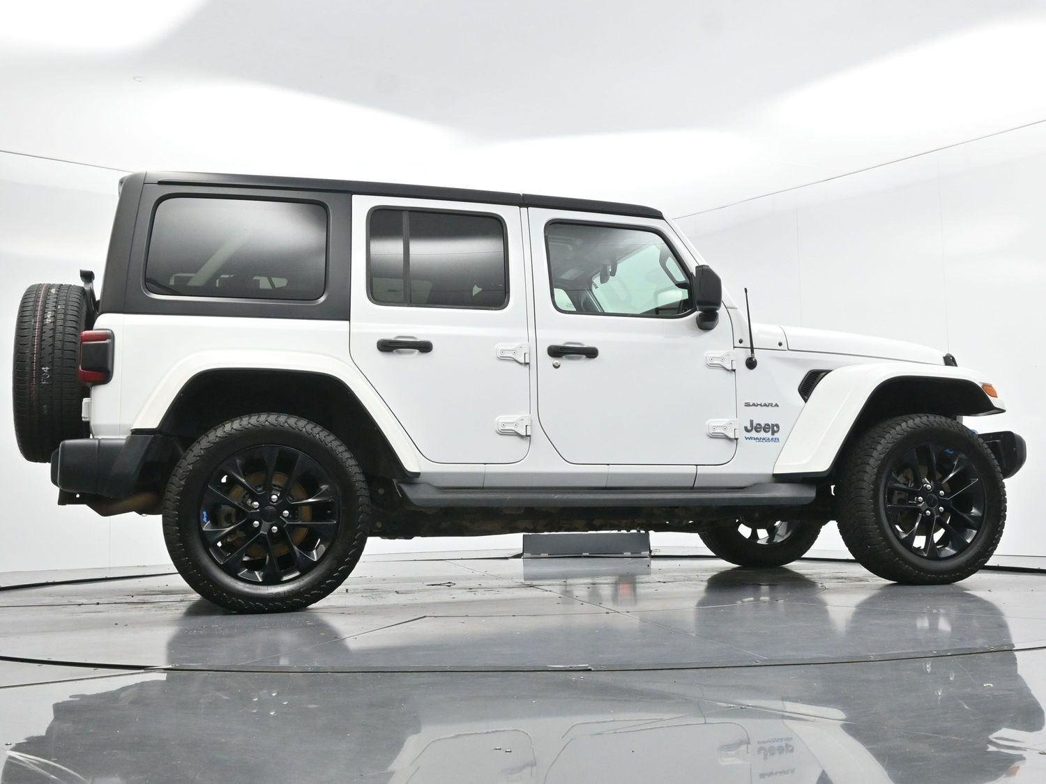 Used 2022 Bright White Clearcoat Jeep Unlimited Sahara image 53