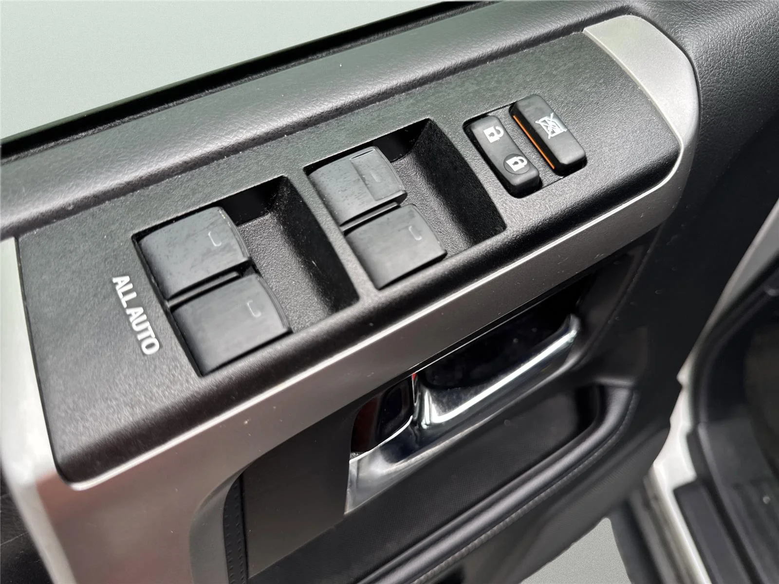 Used 2021 Classic Silver Metallic Toyota SR5 Premium image 10
