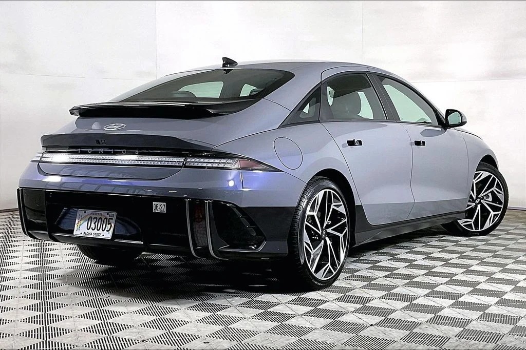 Used 2025 Blue Hyundai SEL image 10