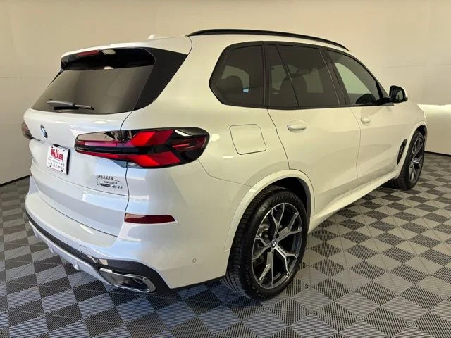 New 2026 Mineral White Metallic BMW xDrive40i image 7