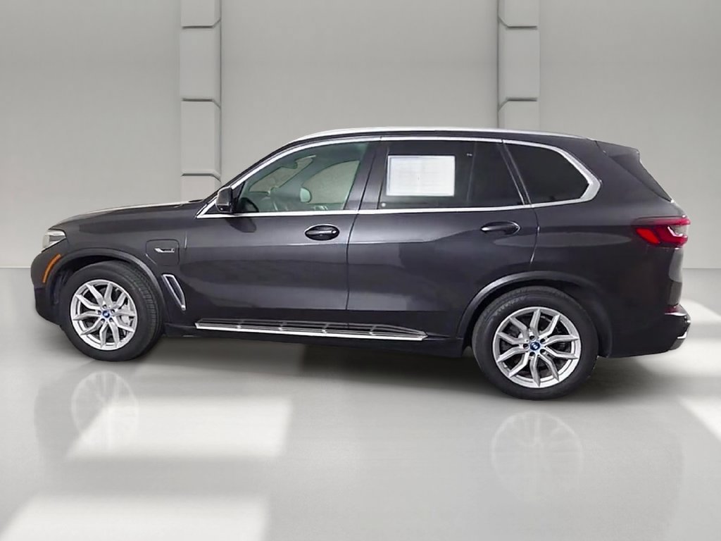 Certified Used 2022 Dark Graphite Metallic BMW xDrive45e image 46