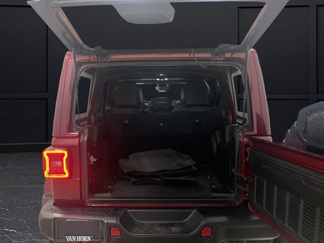 Used 2021 Snazzberry Pearlcoat Jeep Unlimited Rubicon 392 image 15