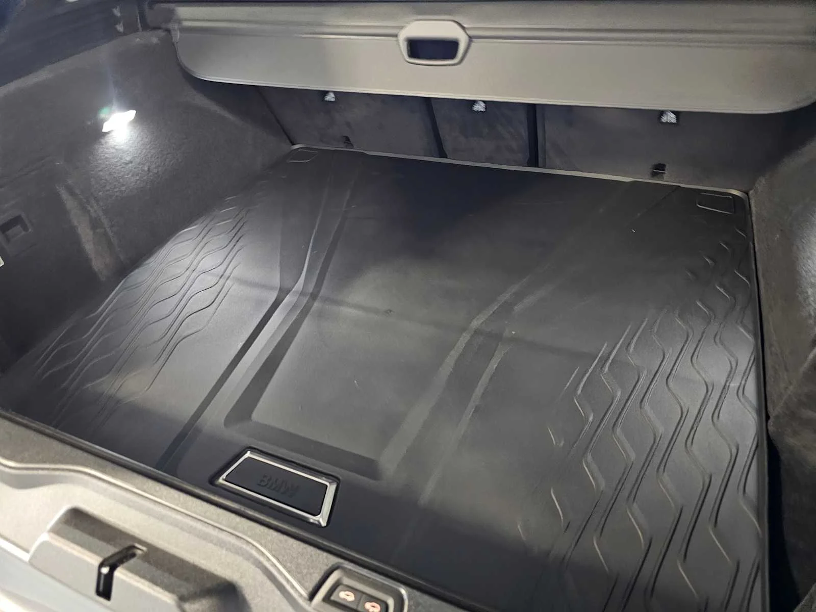 New 2026 Black Sapphire Metallic BMW xDrive50e image 43