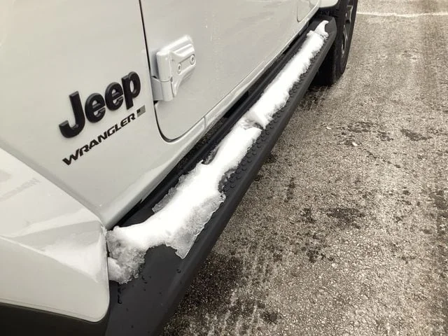 New 2026 Bright White Clearcoat Jeep 4-DOOR SAHARA image 17