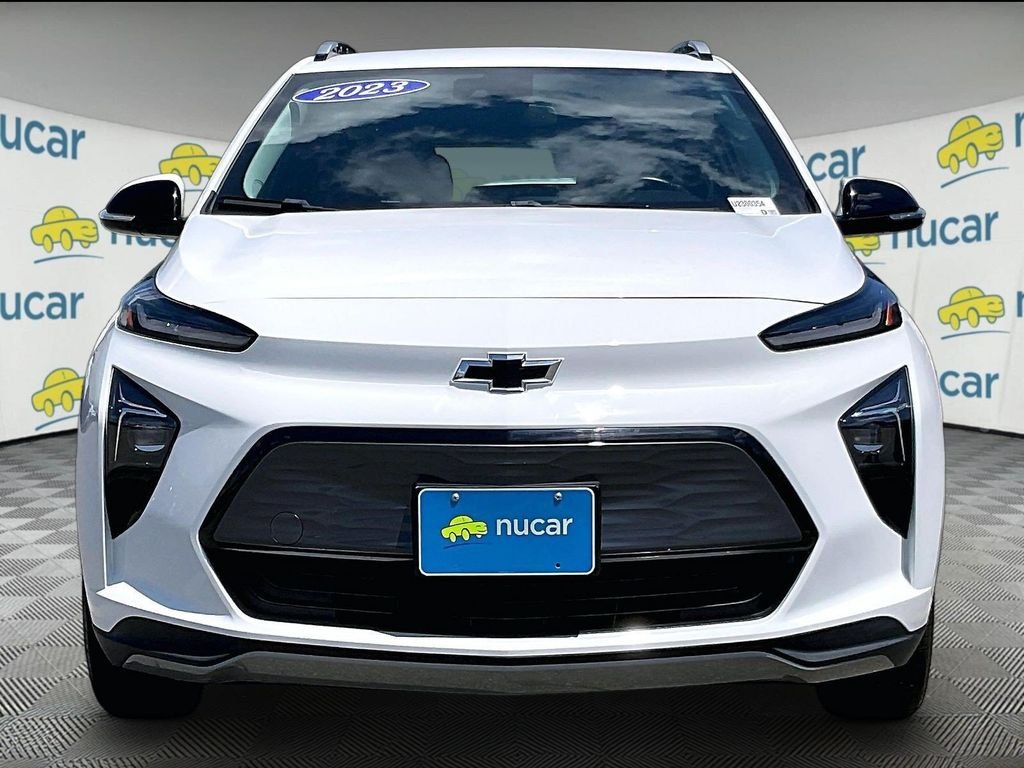 Used 2023 White Chevrolet LT image 2