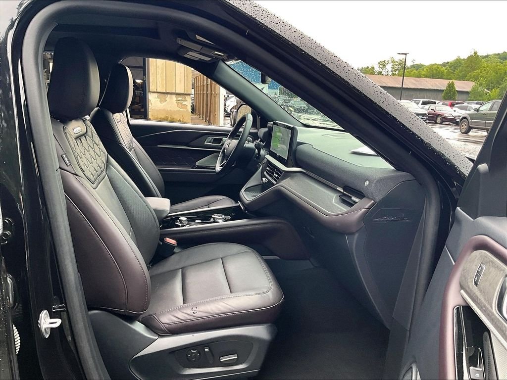 Used 2025 Black Metallic Ford Platinum image 14
