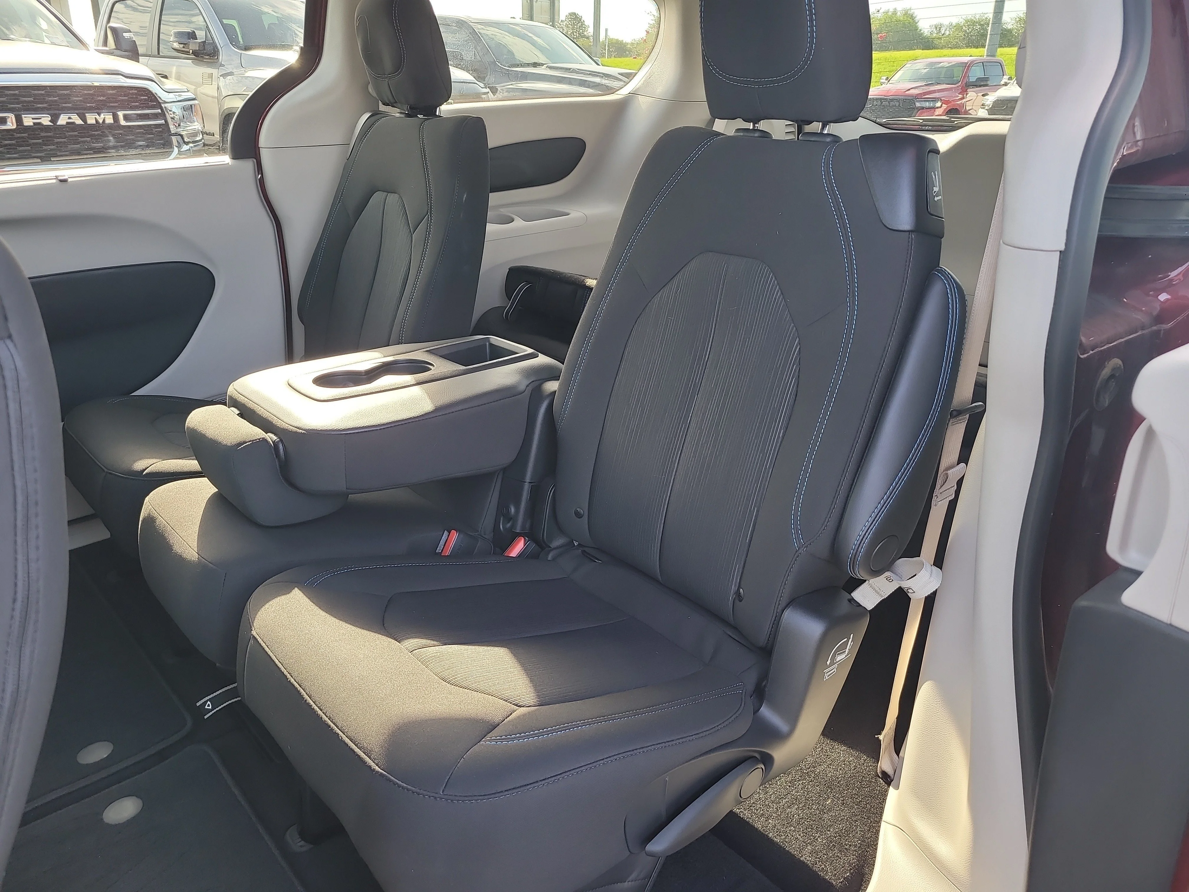 Used 2021 Velvet Red Pearlcoat Chrysler Touring image 10
