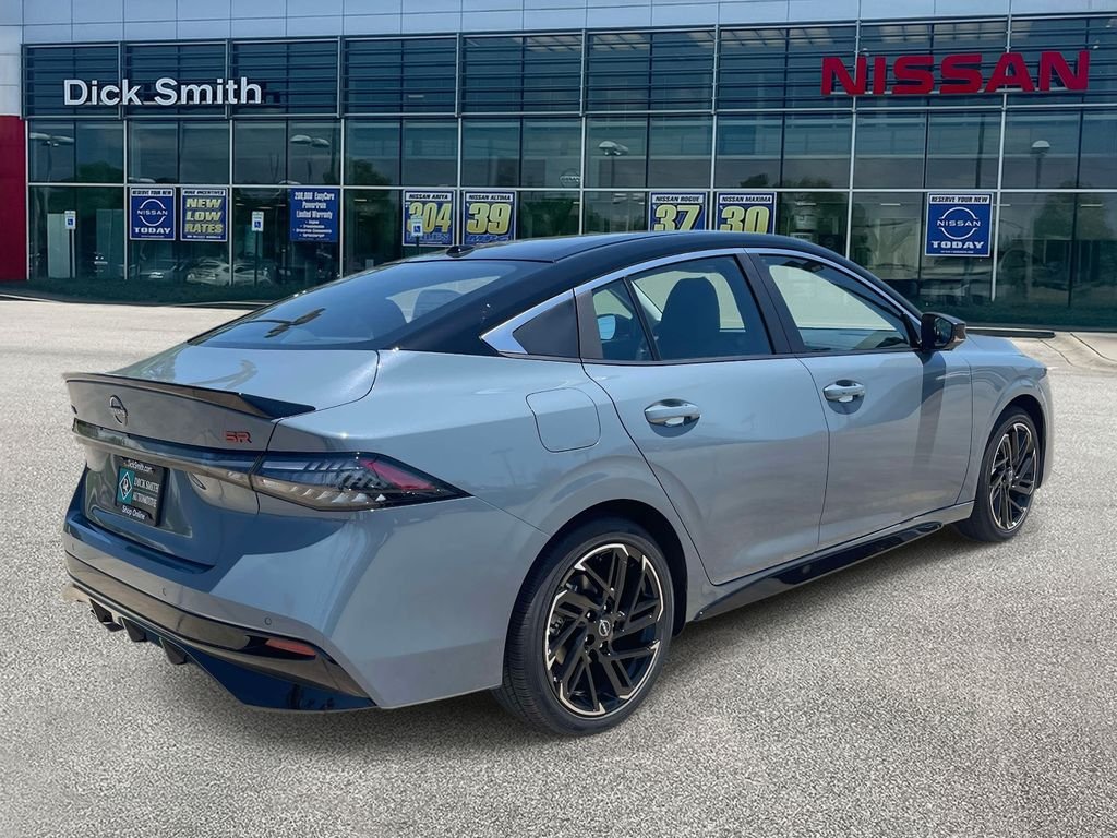 New 2026 Atlantic Gray Metallic / Super Black Two-tone Nissan SR image 6