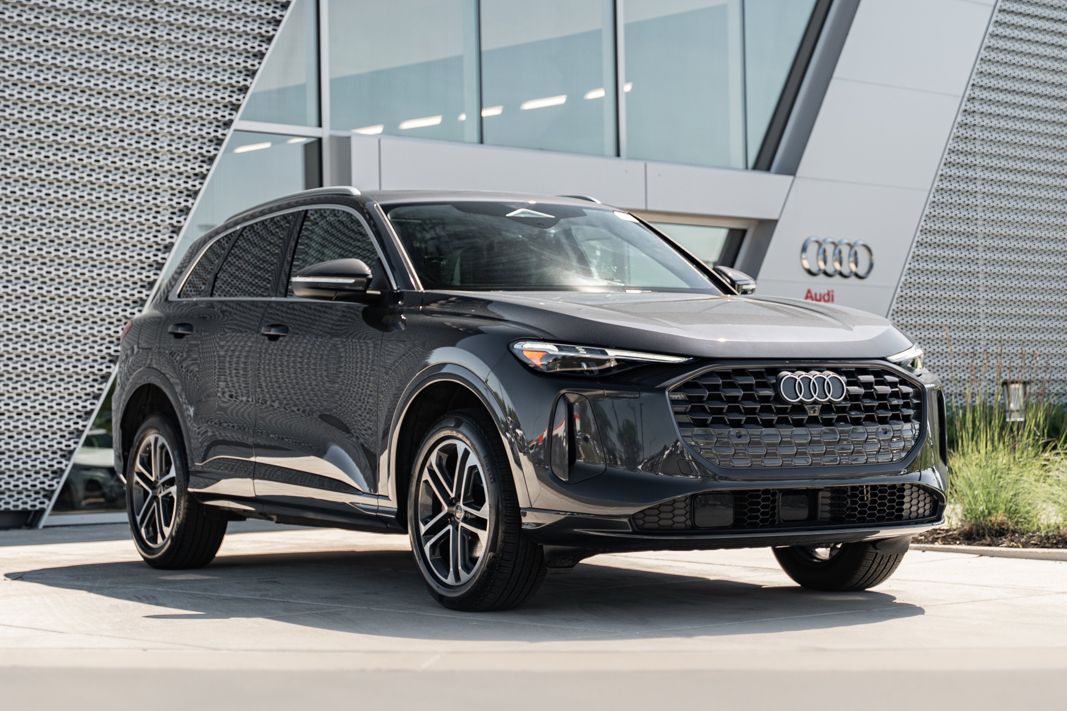 2025 Audi Q5 40 Premium Plus's photo