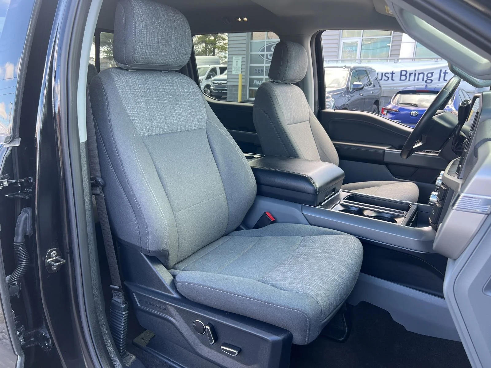 Used 2021 Agate Black Metallic Ford XLT image 48