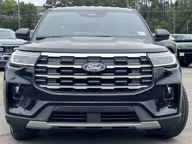New 2027 Black Ford Active image 6