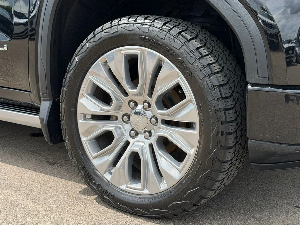 Used 2020 Black GMC Denali image 26