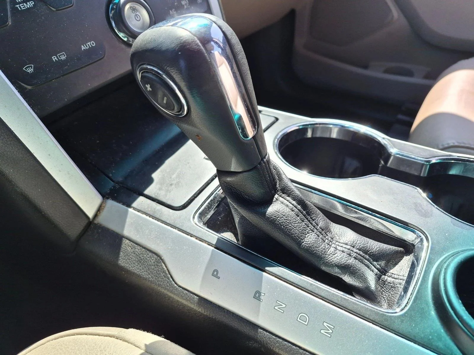 Used 2015 Ingot Silver Metallic Ford XLT image 13