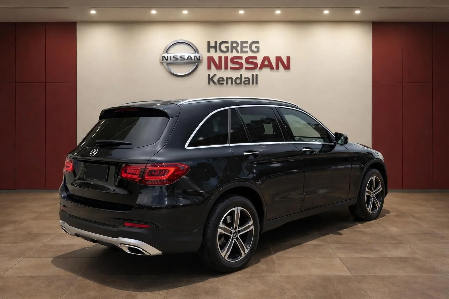 Used 2022 Black Mercedes-Benz GLC 300 image 4