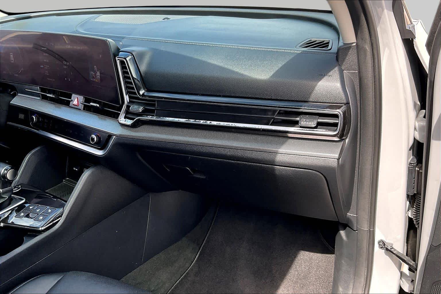 Used 2023 Wolf Gray Kia SX-Prestige image 19