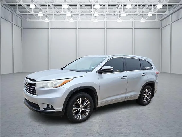 Used 2016 Silver Sky Metallic Toyota XLE V6 All-wheel Drive image 1