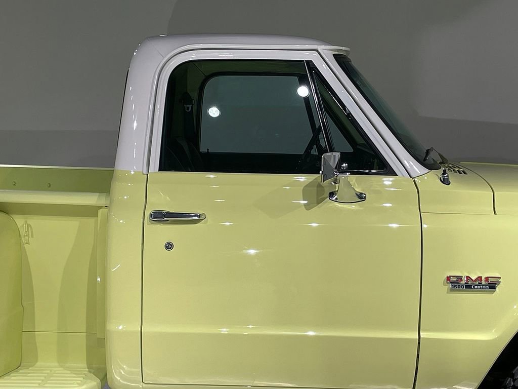 Used 1972 Yellow GMC  image 42