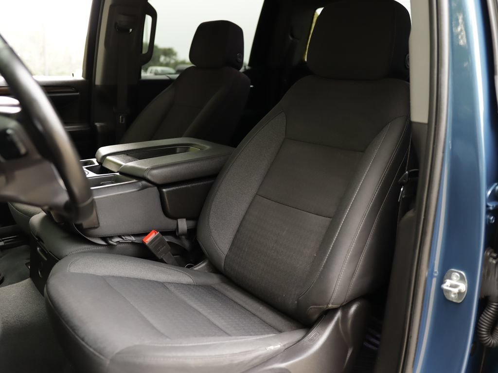 Used 2024 Lakeshore Blue Metallic Chevrolet LT (2FL) image 23