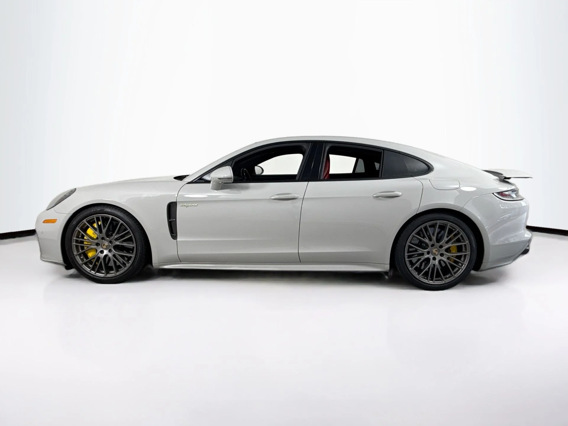 Used 2022 Chalk Porsche Turbo S image 4