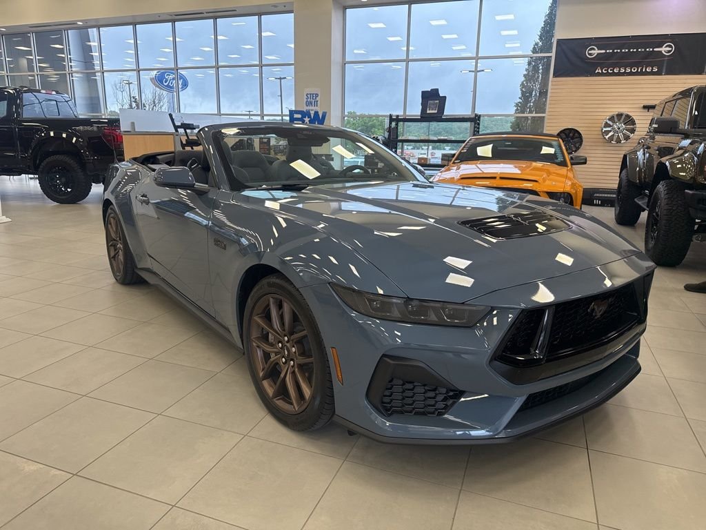 2026 Ford Mustang GT Premium Convertible's photo
