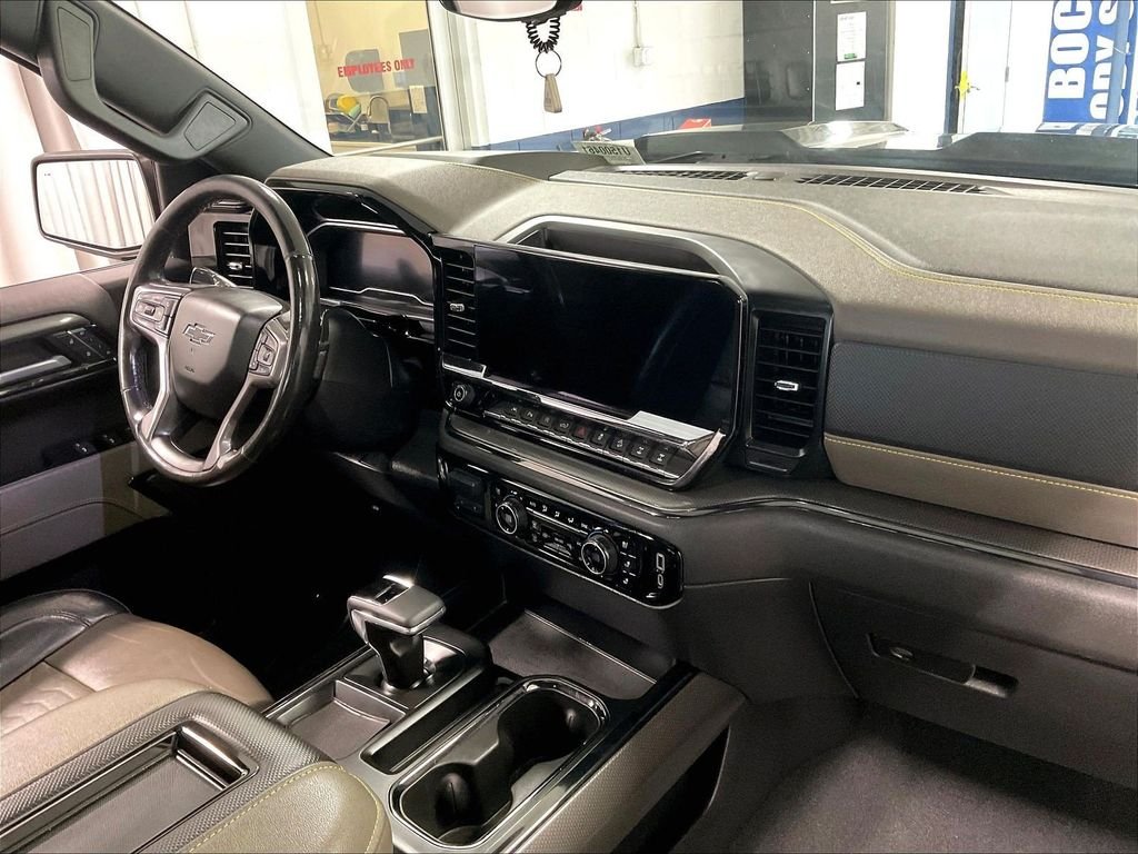 Used 2022 Black Chevrolet ZR2 image 14