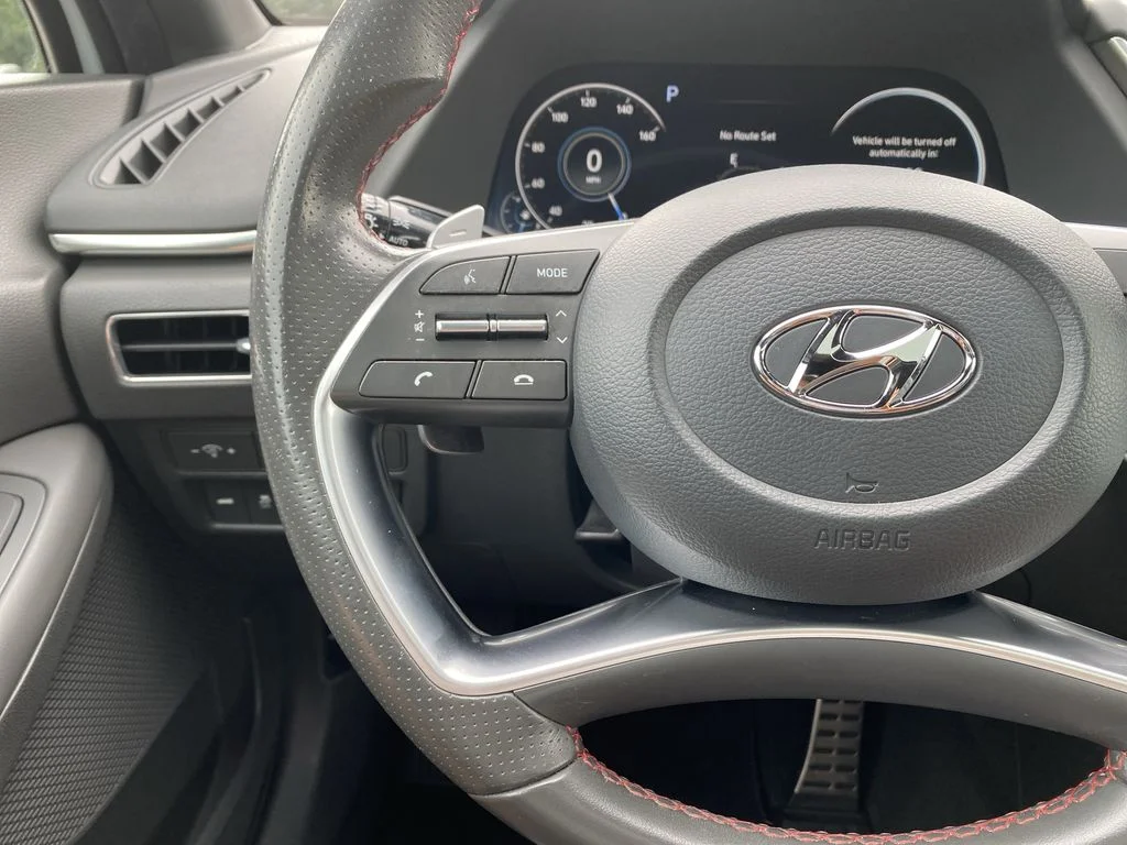 Used 2022 Quartz White Hyundai SEL Plus image 20