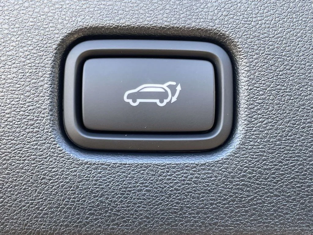 New 2026 White Hyundai SEL image 9