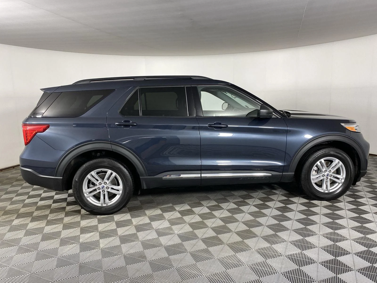 Used 2023 Stone Blue Ford XLT image 11