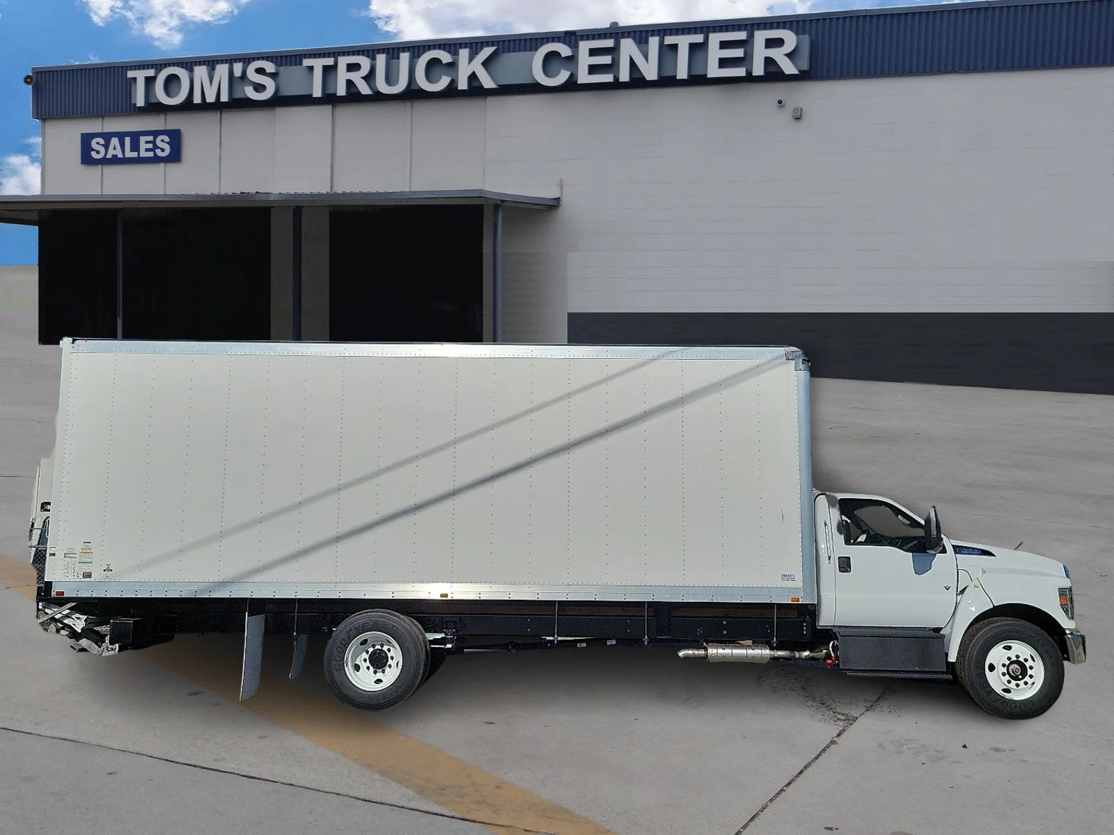 New 2026 OXFORD WHITE Ford  image 2