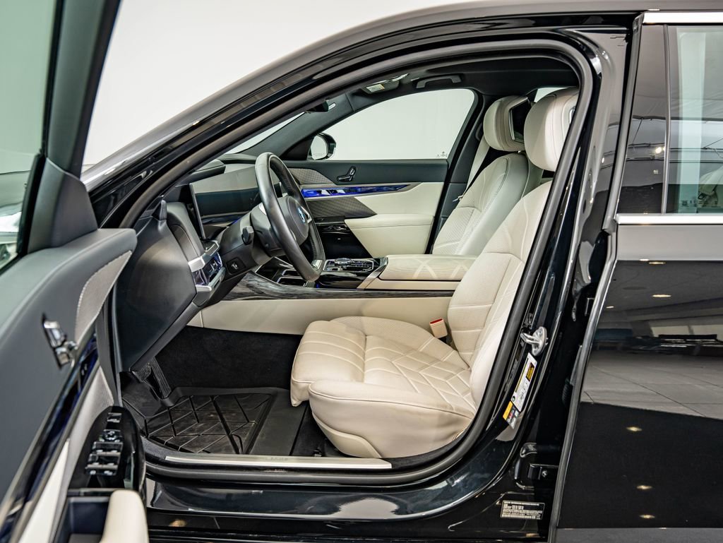 Used 2024 Black Sapphire Metallic BMW eDrive50 image 31