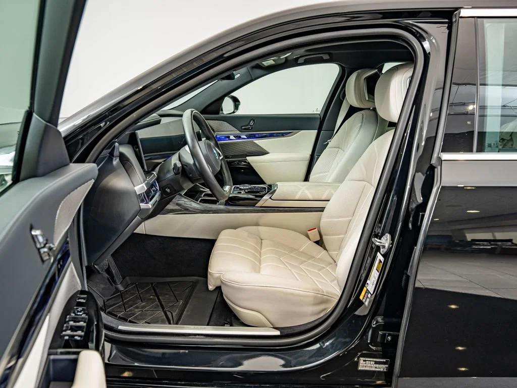 Used 2024 Black Sapphire Metallic BMW eDrive50 image 31