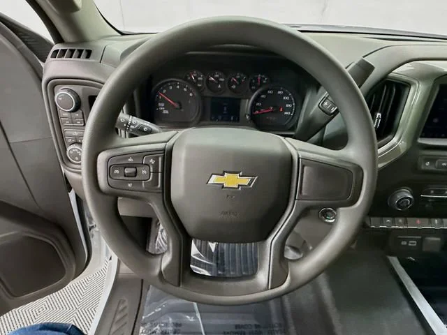 New 2026 Summit White Chevrolet WT image 13