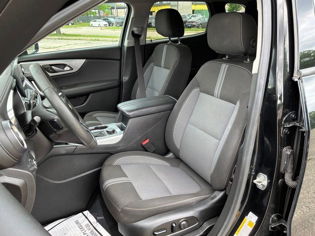 Used 2023 Black Chevrolet 2LT image 12