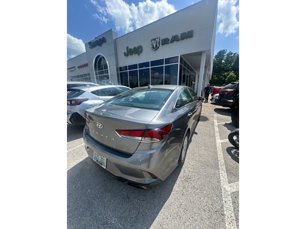 Used 2019 Machine Gray Hyundai SE image 5