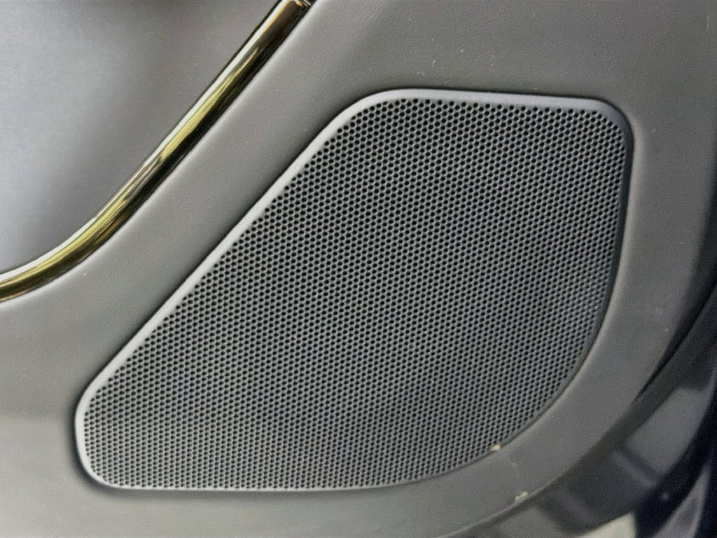 Used 2025 Gray Land Rover Dynamic SE image 19