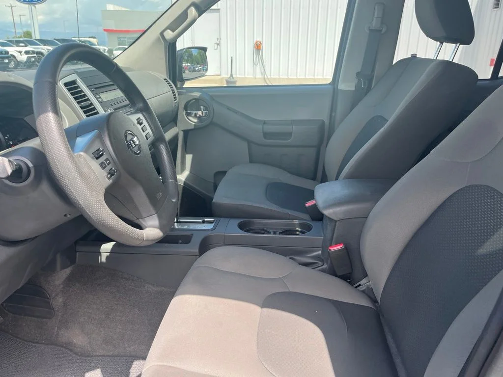 Used 2015 Super Black Nissan X image 18