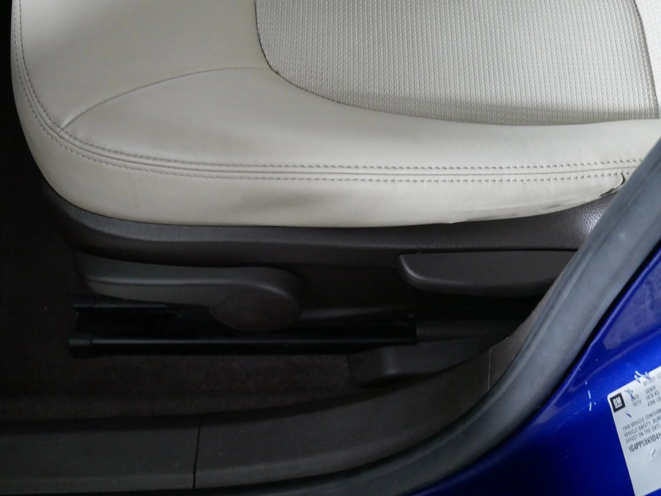 Used 2013 Luxo Blue Metallic Buick  image 20