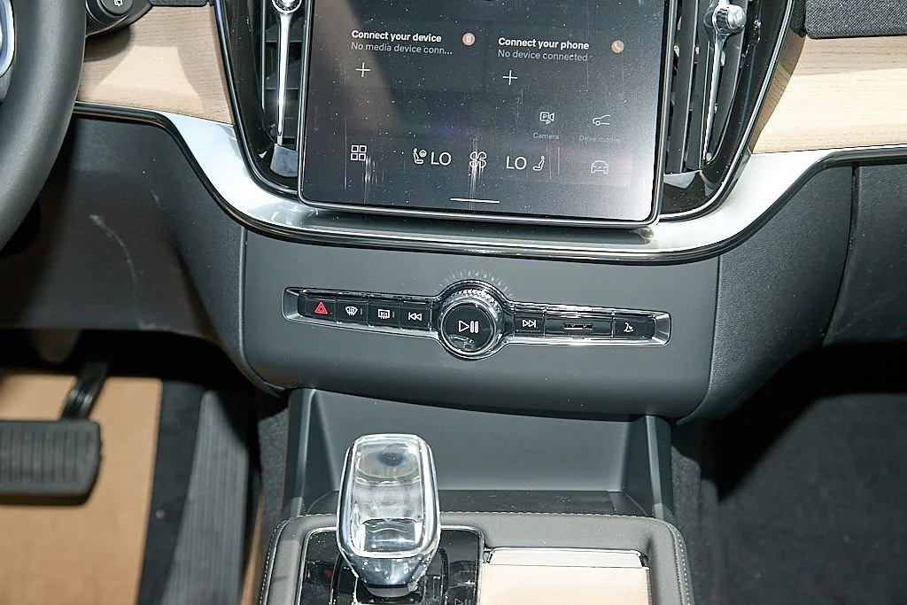 New 2026 Onyx Black Volvo Plus image 29