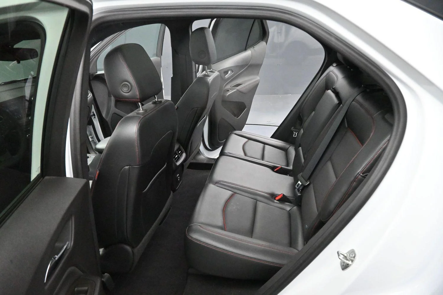Used 2024 Summit White Chevrolet RS image 30