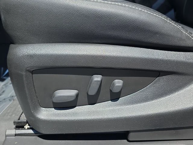 Used 2019 Silver GMC SLT image 31
