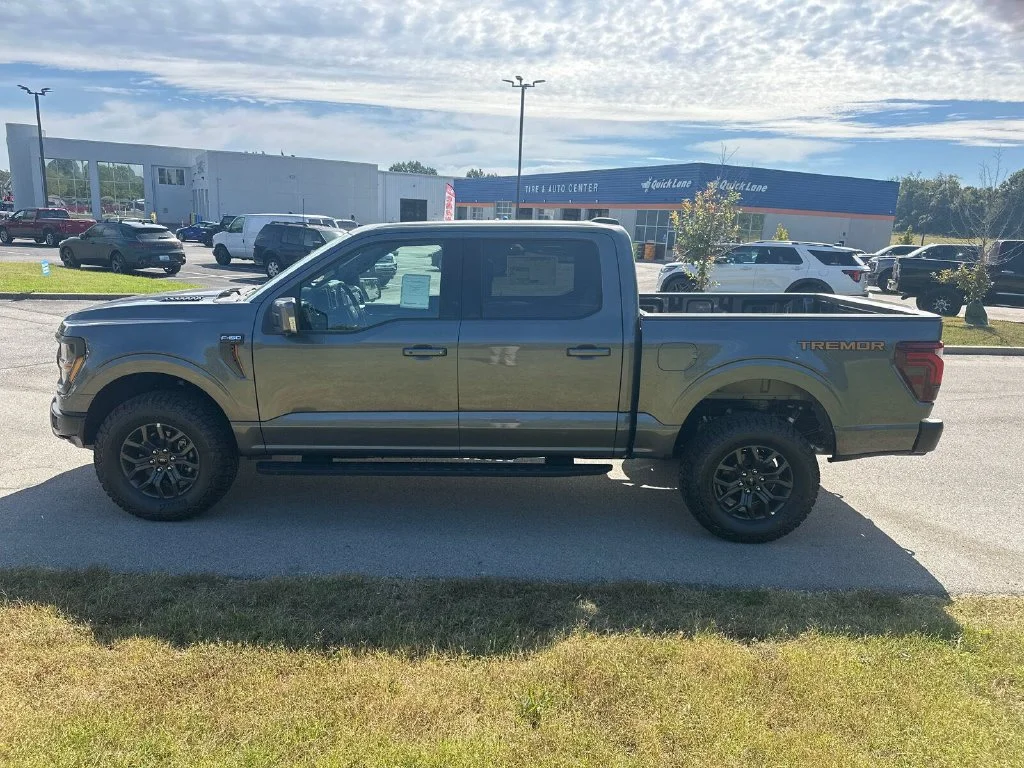 New 2026 Gray Ford Tremor image 9
