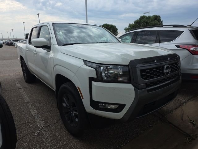 Used 2025 White Nissan SV image 1
