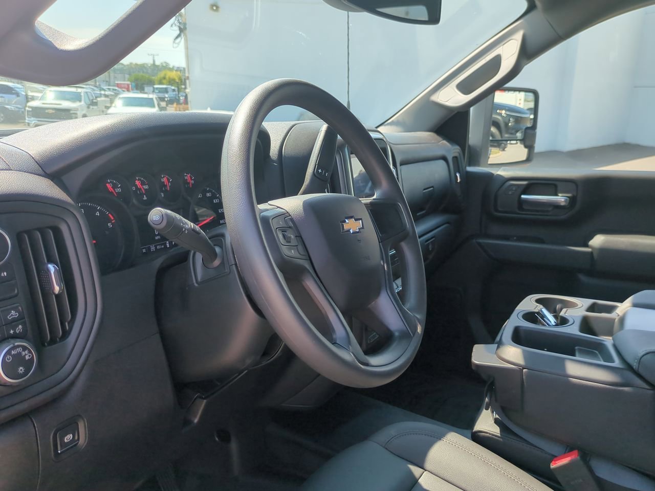 New 2025 Summit White Chevrolet WT image 10