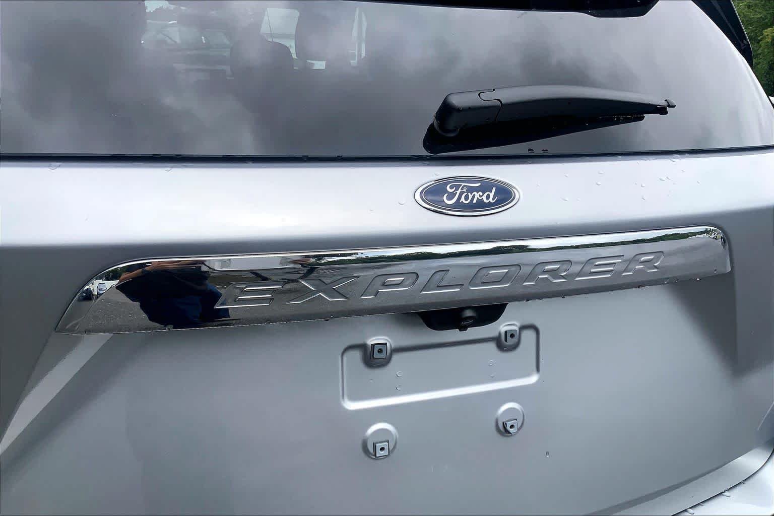 Certified Used 2021 Iconic Silver Ford Base image 33