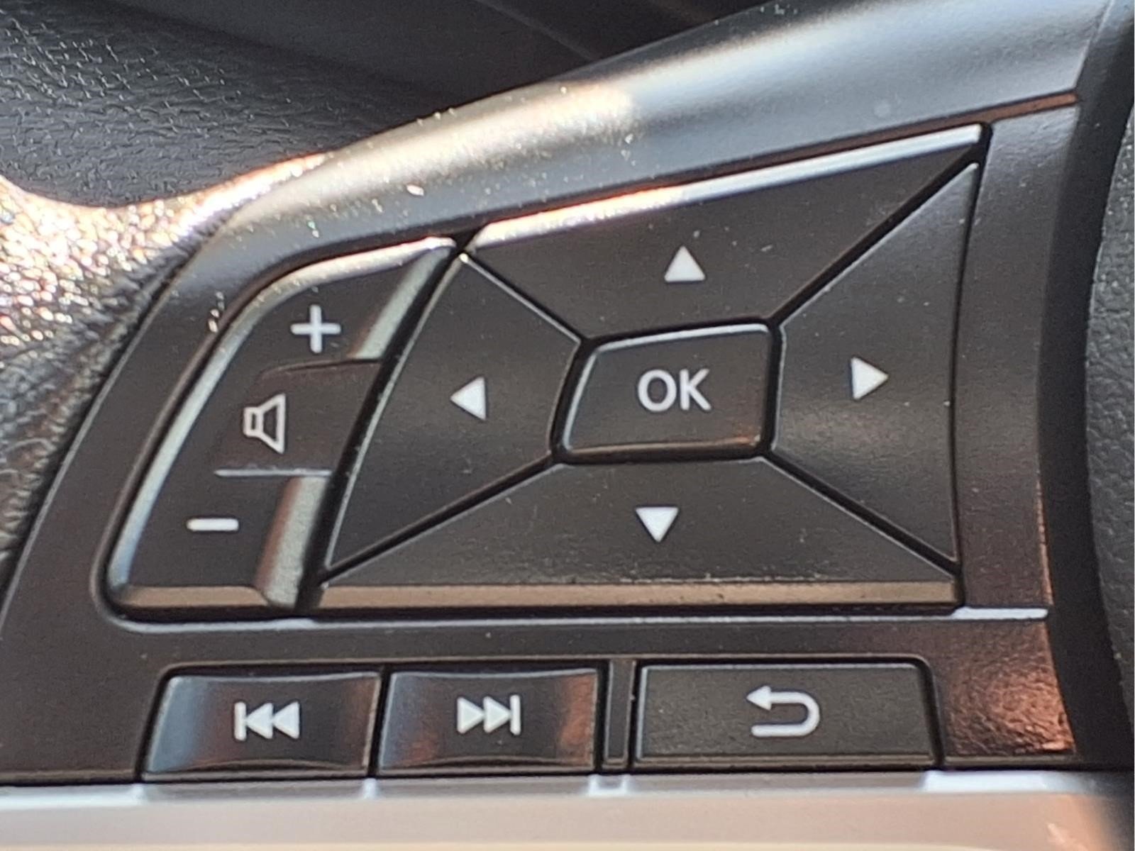 Used 2021 Aspen White/Super Black Nissan SR image 16