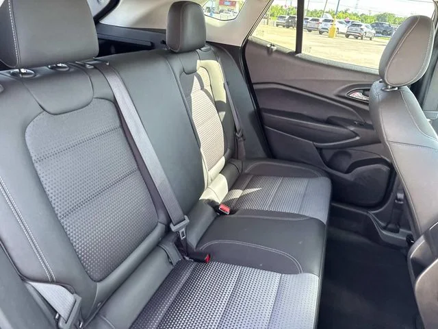 Used 2025 White Chevrolet LT image 23