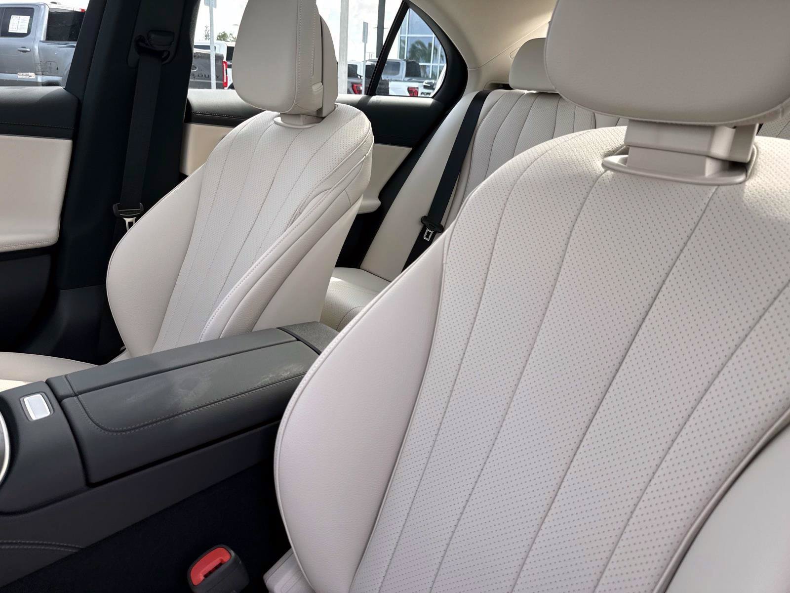 New 2026 Polar White Mercedes-Benz E 350 RWD Sedan image 21