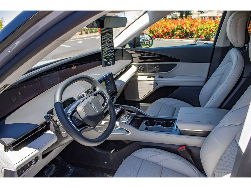 New 2026 Gray Matter Metallic Clearcoat Lincoln Reserve image 31