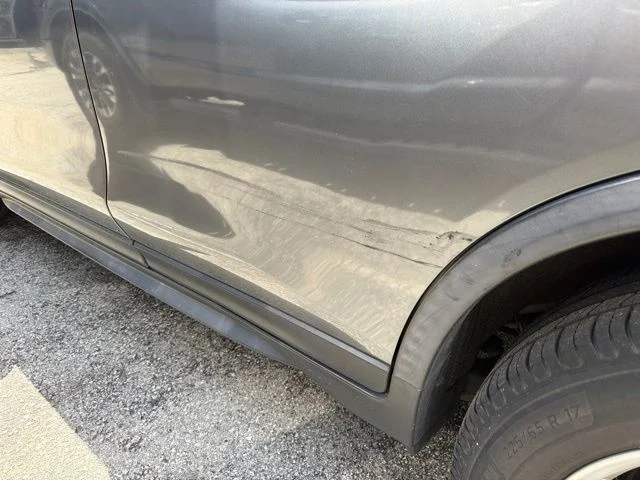 Used 2018 Gray Nissan SV image 3